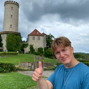 Totti Hovila Proakatemia